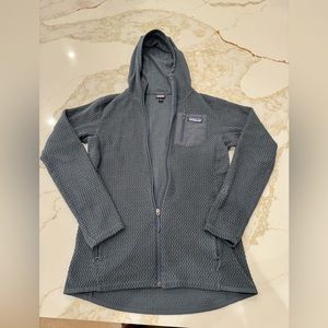 Patagonia women’s R1 Air hoody